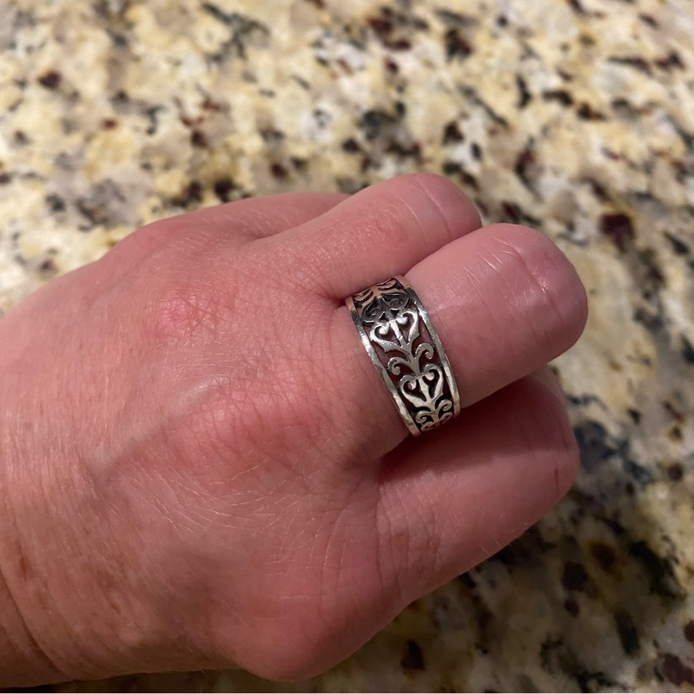 James Avery size 8 ring
